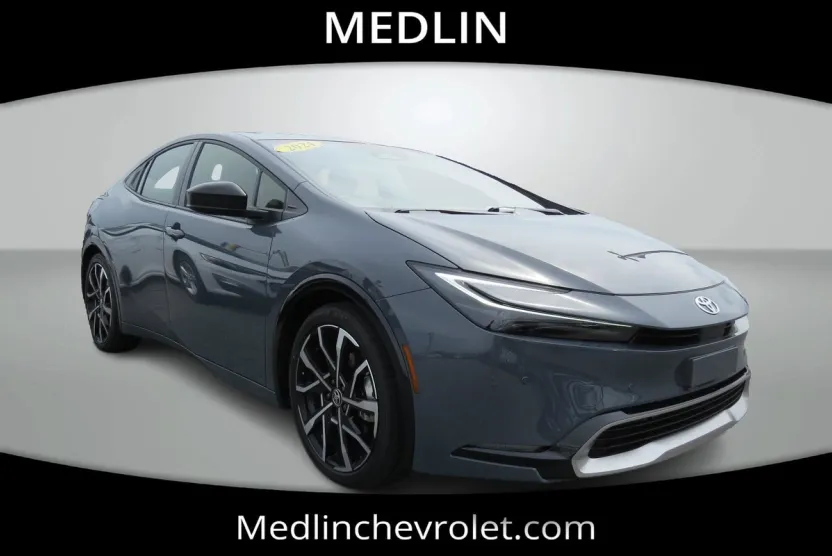 2024 Toyota Prius Prime SE photo 1