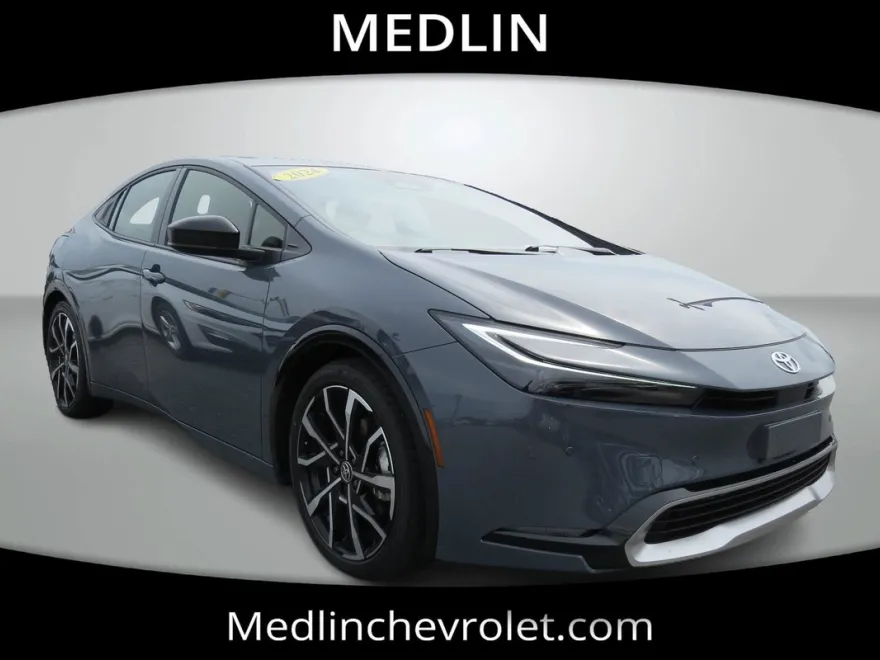 2024 Toyota Prius Prime SE photo 1