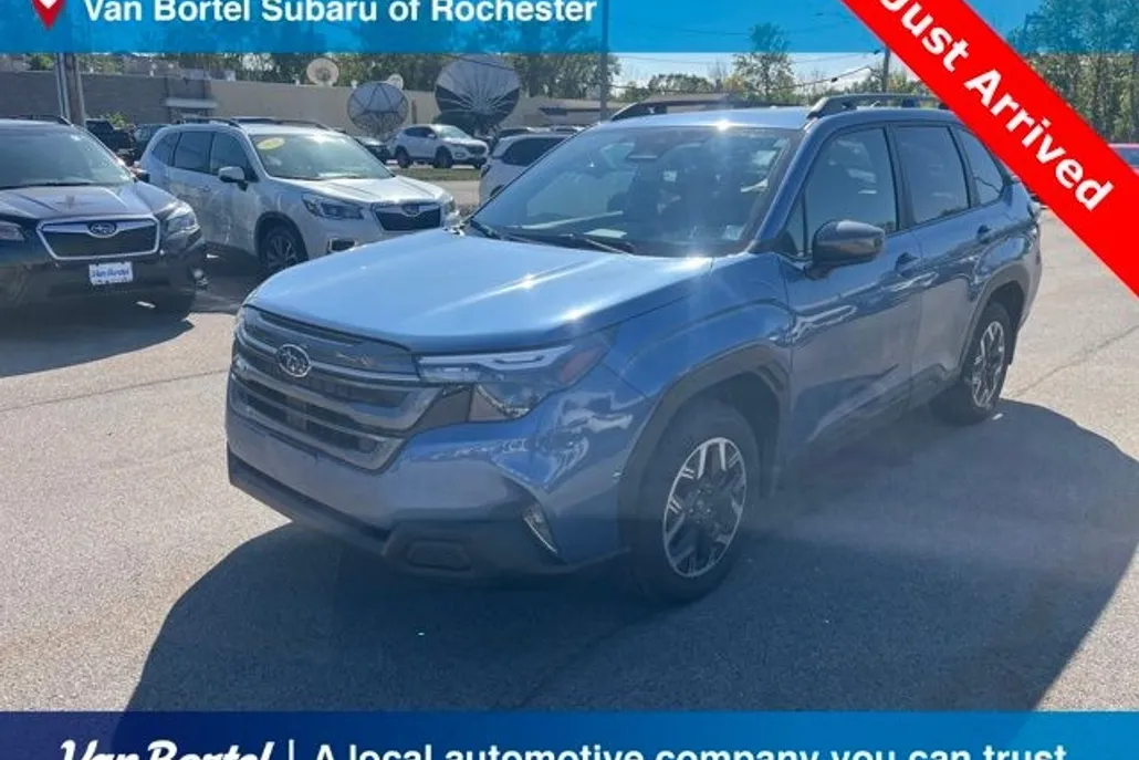 2025 Subaru Forester Premium Base photo 1