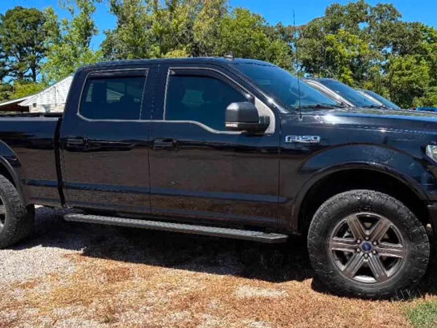 2020 Ford F-150 XLT photo 1