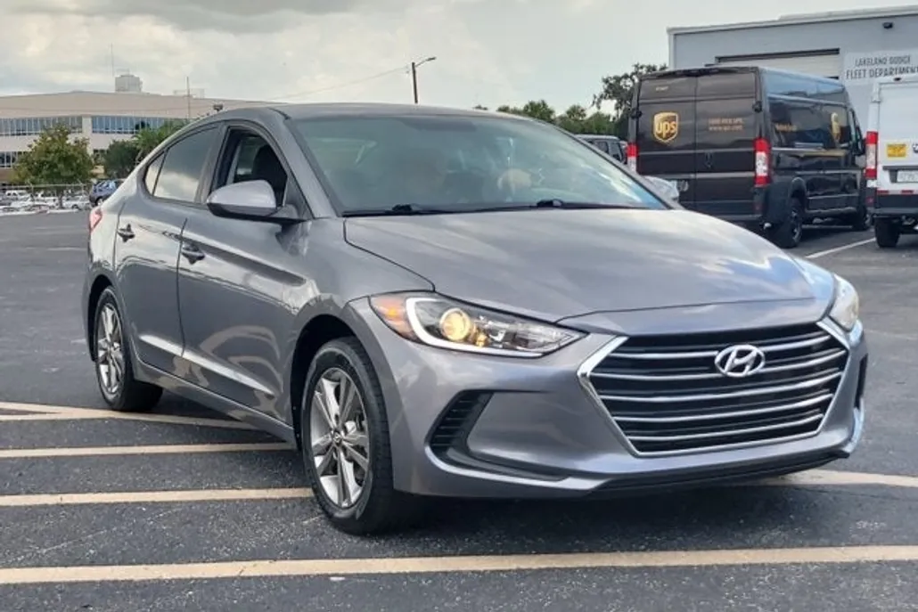 2018 Hyundai Elantra SEL photo 1