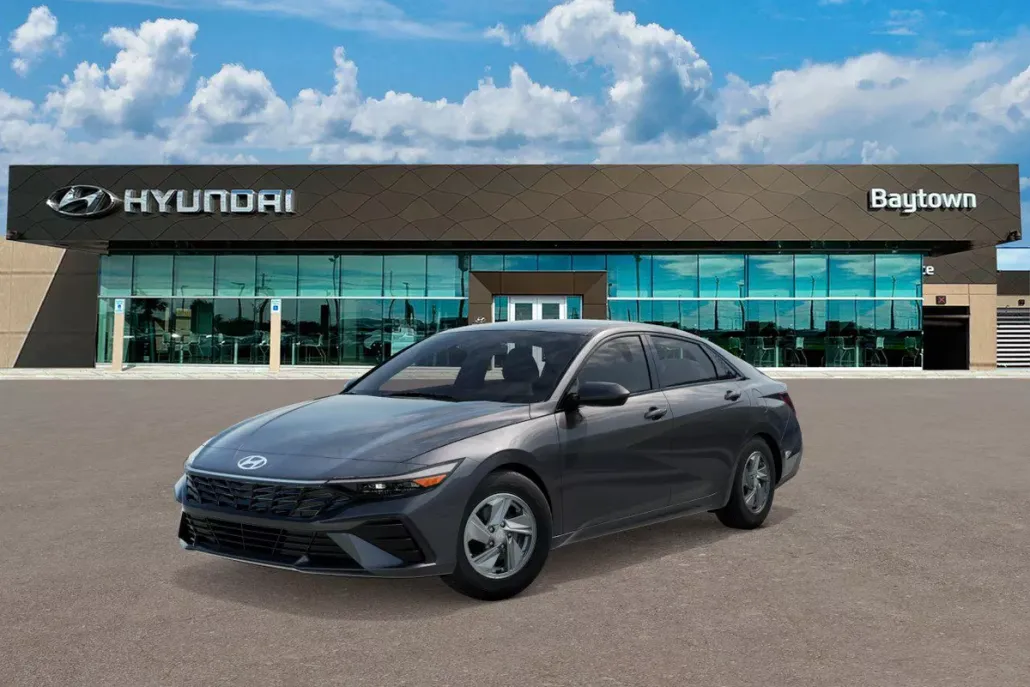 2025 Hyundai Elantra SE photo 1