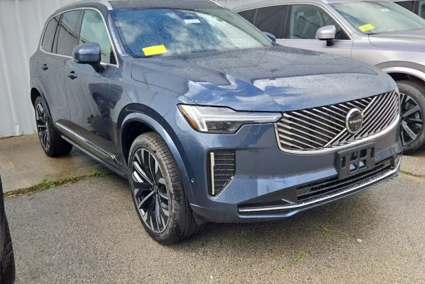 2026 Volvo XC90 Plus Black Edition photo 1