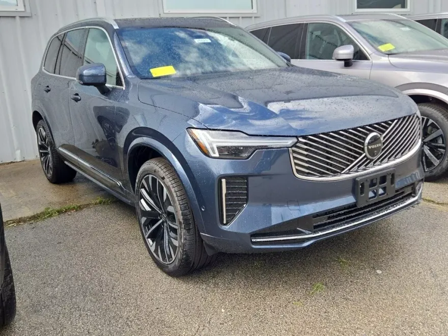 2026 Volvo XC90 Plus Black Edition photo 1
