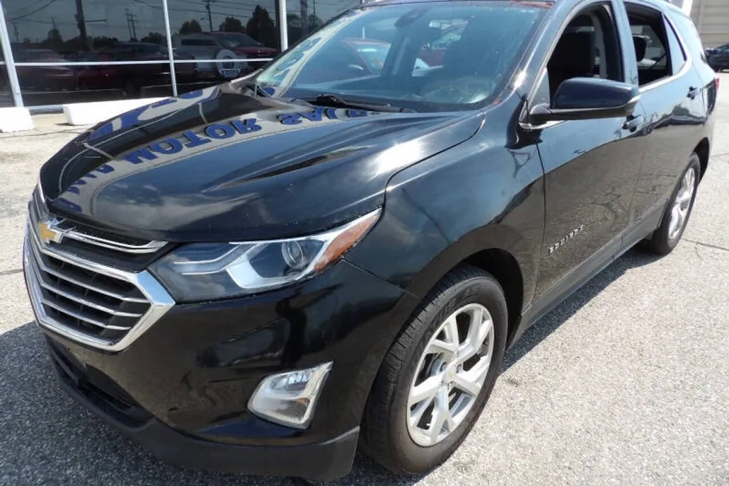 2020 Chevrolet Equinox LT photo 1