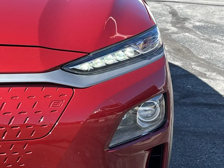 2021 Hyundai Kona Electric Limited photo 1