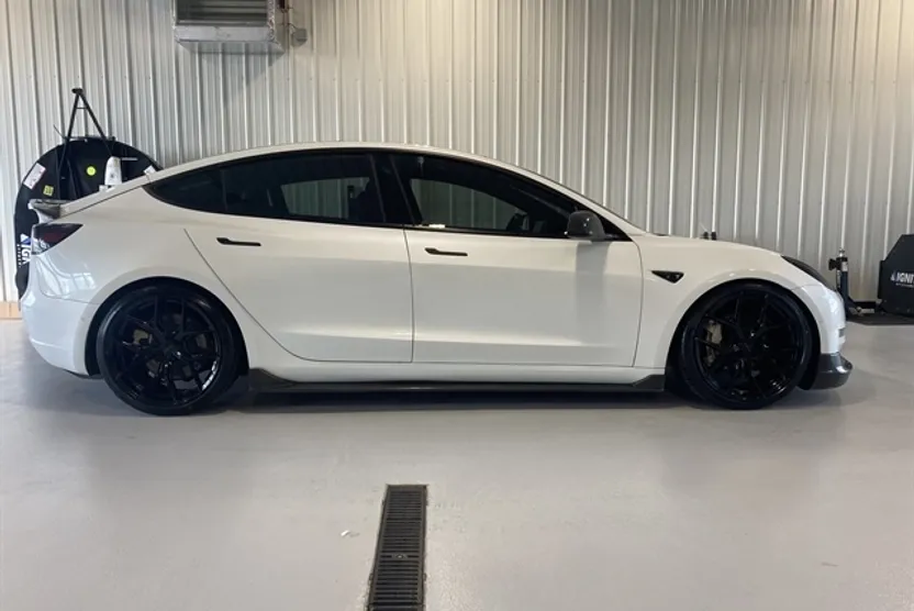 2020 Tesla Model 3 Performance photo 1