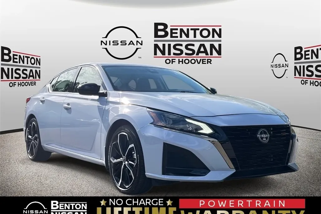 2024 Nissan Altima 2.5 SR photo 1