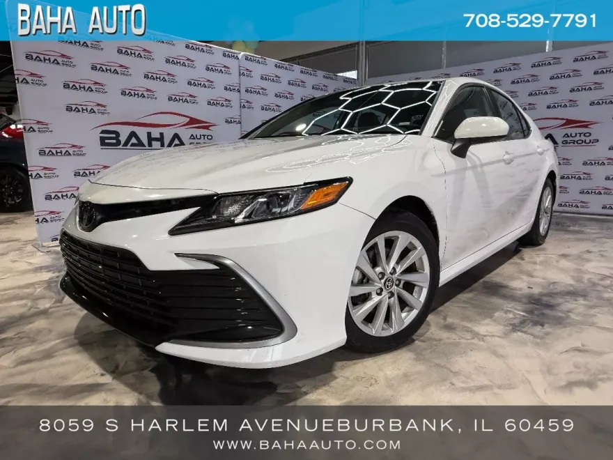 2024 Toyota Camry LE photo 1