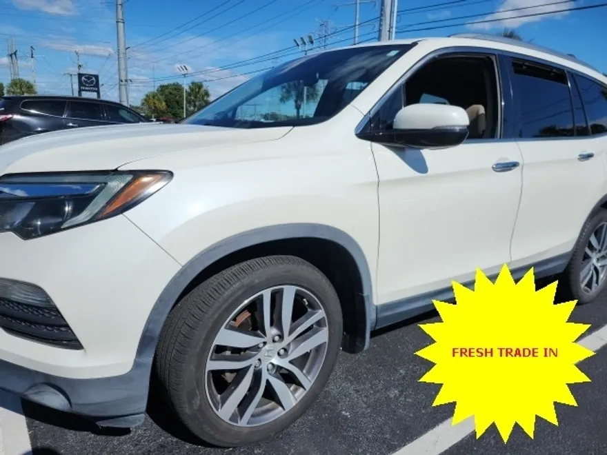 2016 Honda Pilot Touring photo 1