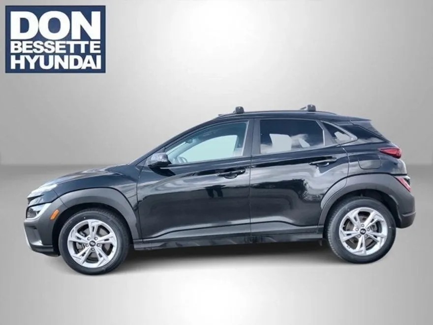 2022 Hyundai Kona SEL photo 1