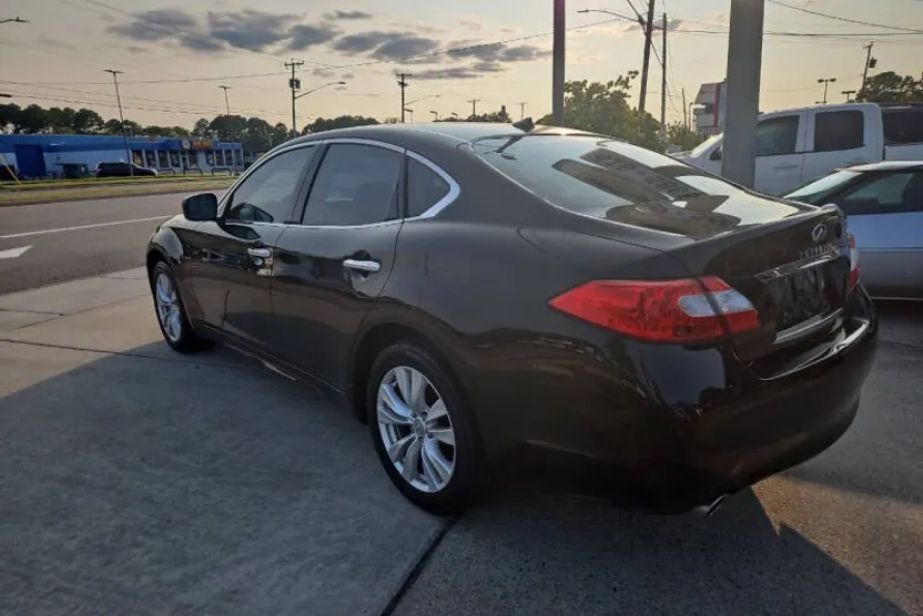 2011 Infiniti M37 X photo 1