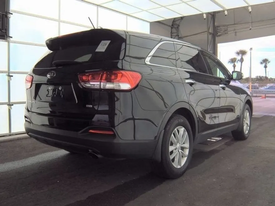 2018 Kia Sorento L photo 1