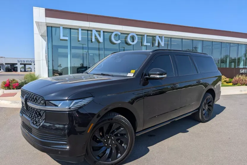 2025 Lincoln Navigator L Reserve photo 1