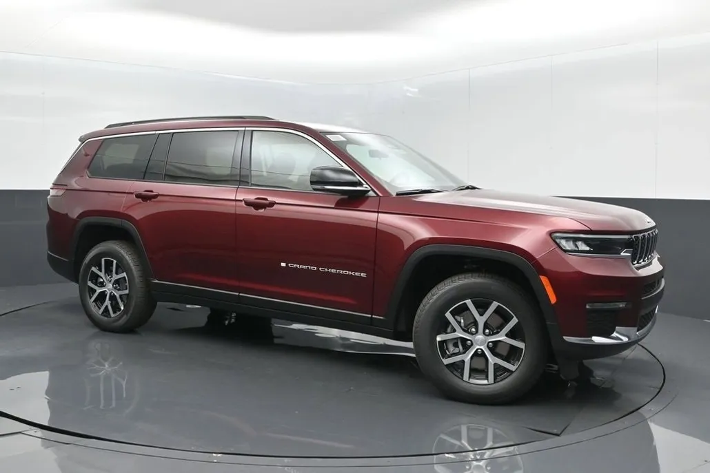 2025 Jeep Grand Cherokee Limited photo 1