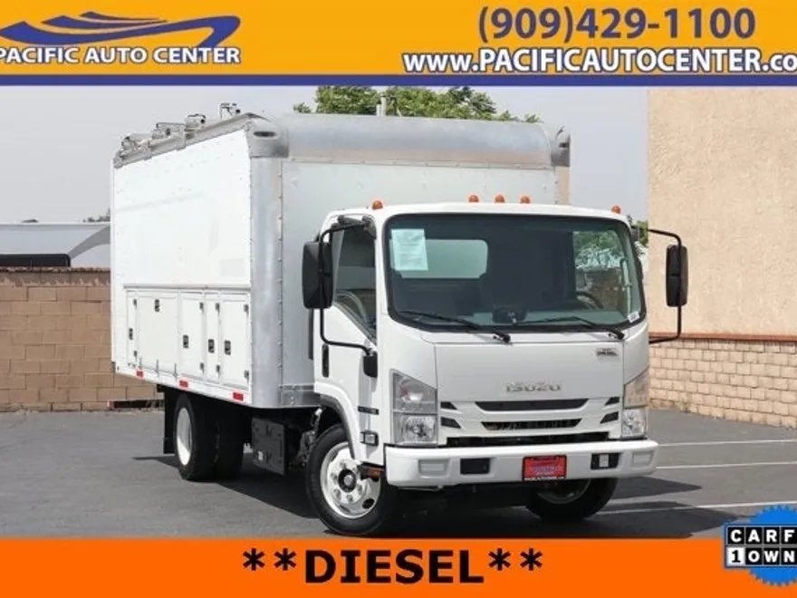 2020 Isuzu NRR photo 1