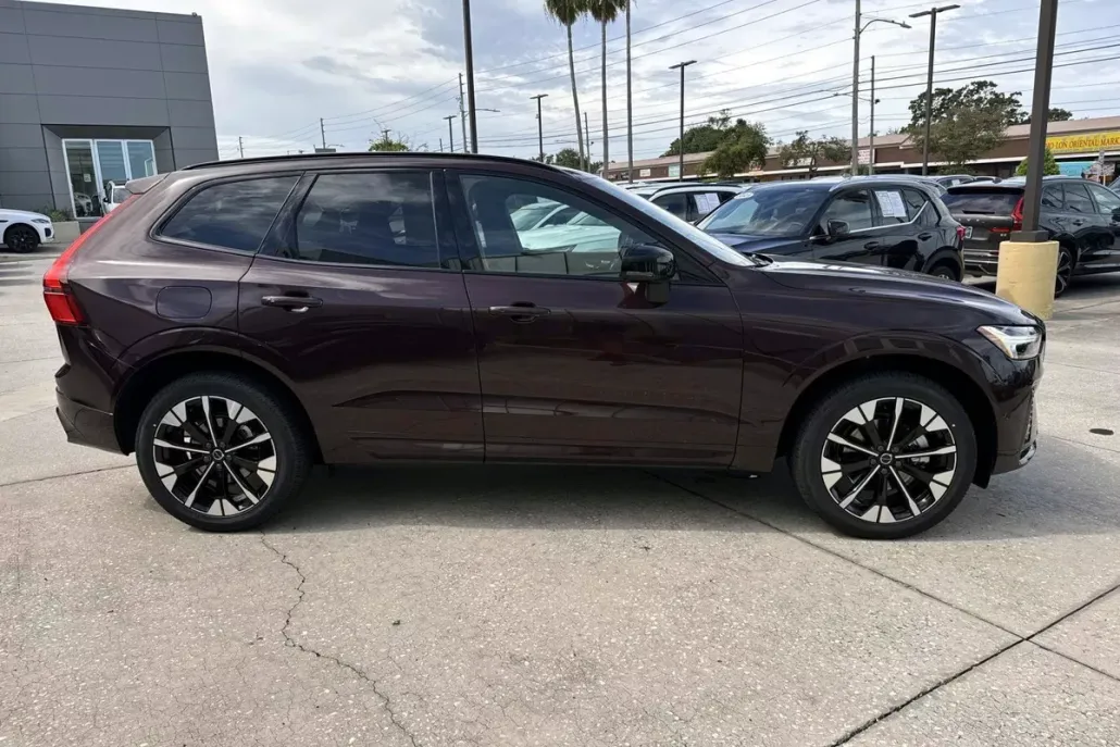 2026 Volvo XC60 B5 Plus photo 1