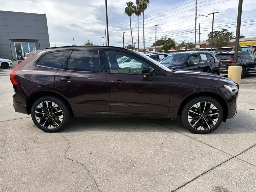2026 Volvo XC60 B5 Plus photo 1