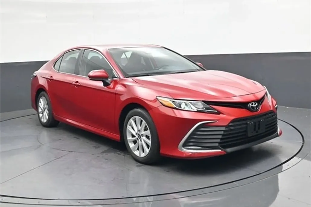 2024 Toyota Camry LE photo 1