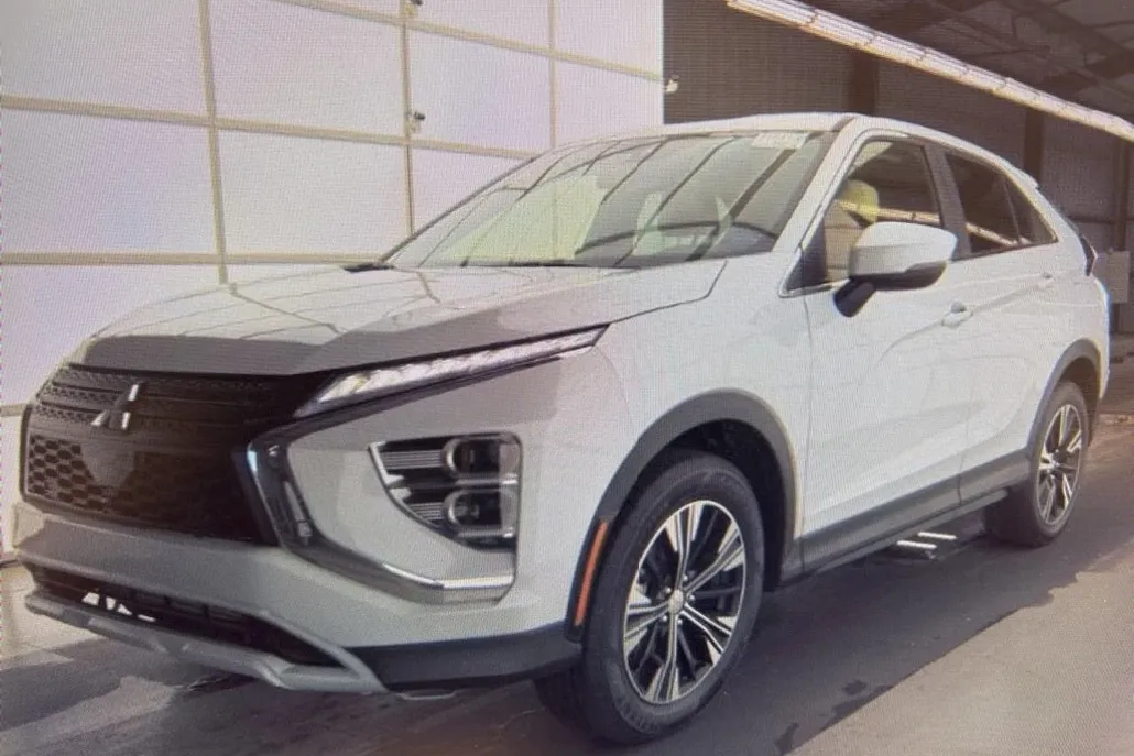 2025 Mitsubishi Eclipse Cross SEL photo 1