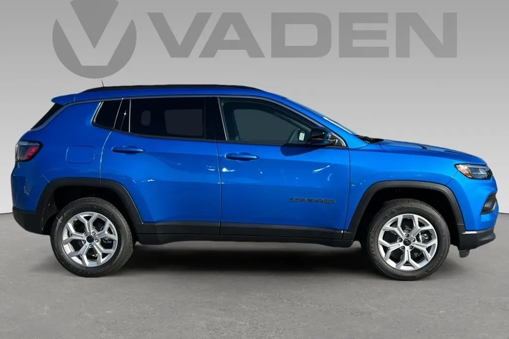 2025 Jeep Compass Latitude photo 1