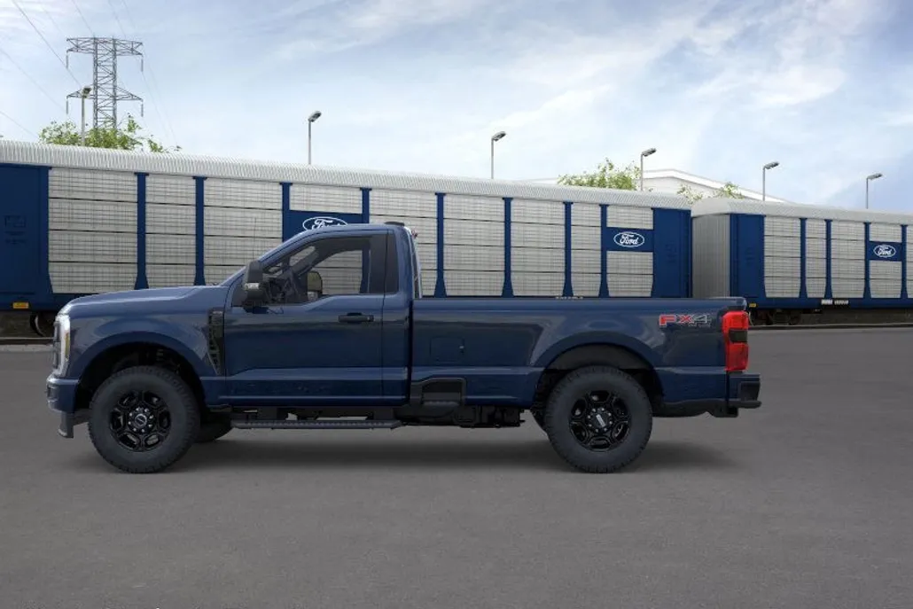 2025 Ford F-350 XL photo 1