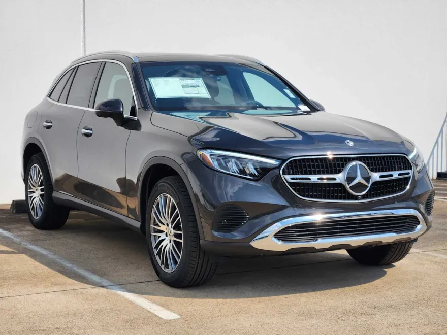 2026 Mercedes Benz GLC 300 photo 1
