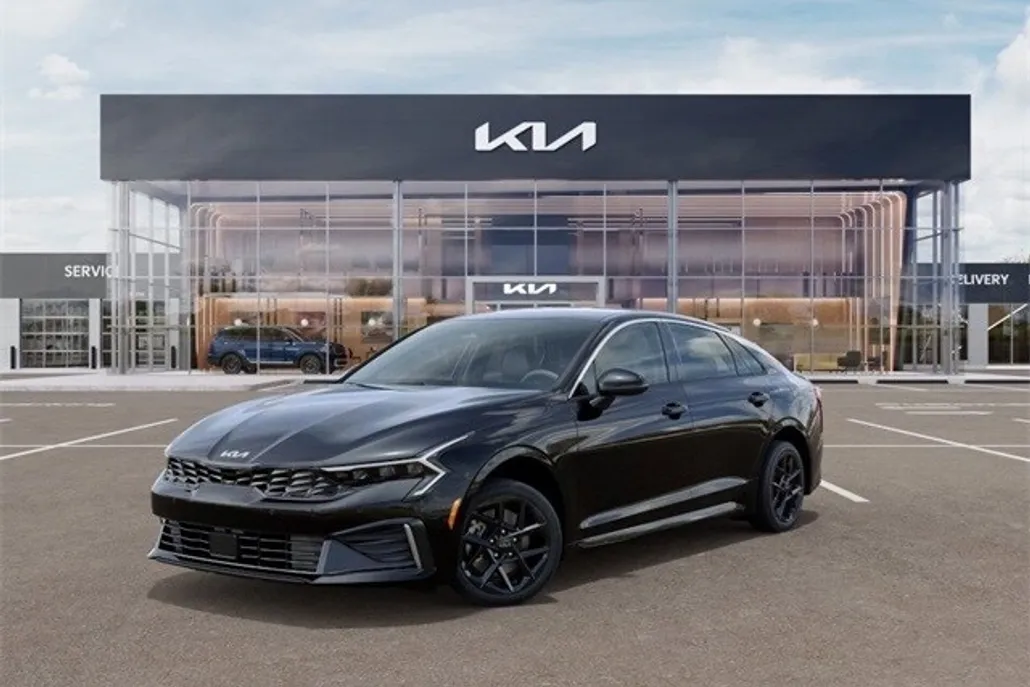 2025 Kia K5 LXS photo 1
