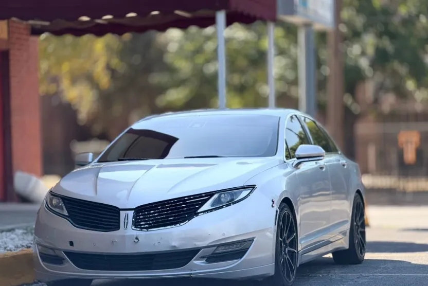 2015 Lincoln MKZ photo 1