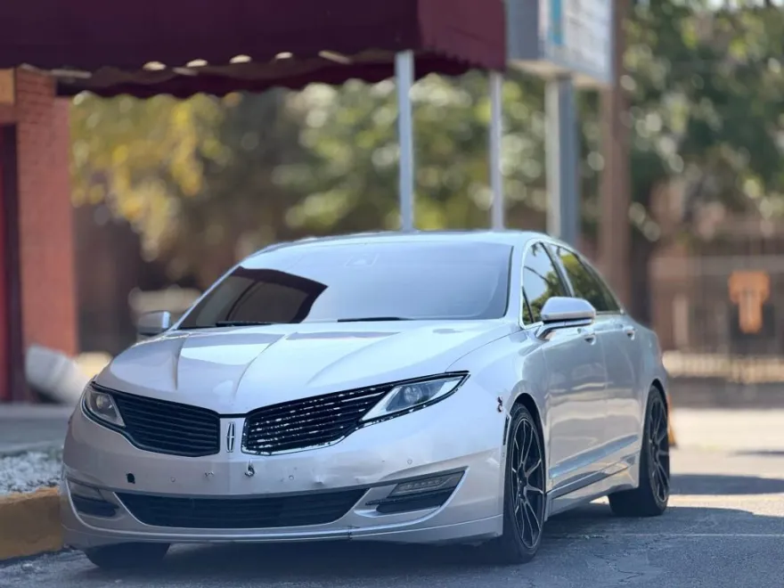 2015 Lincoln MKZ photo 1