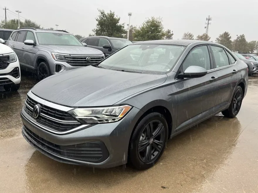 2023 Volkswagen Jetta SE photo 1