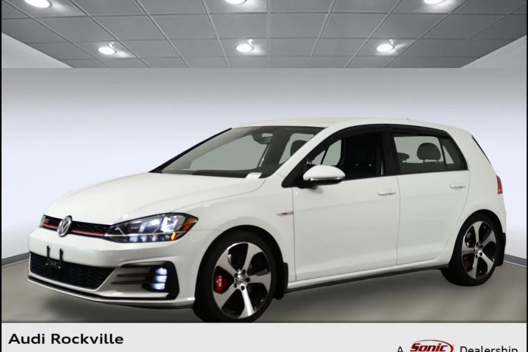 2019 Volkswagen Golf GTI S photo 1