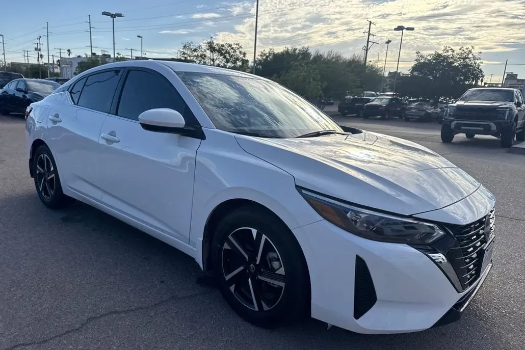 2024 Nissan Sentra SV photo 1