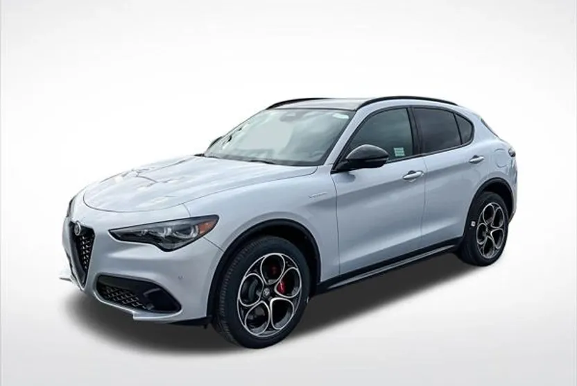 2025 Alfa Romeo Stelvio photo 1