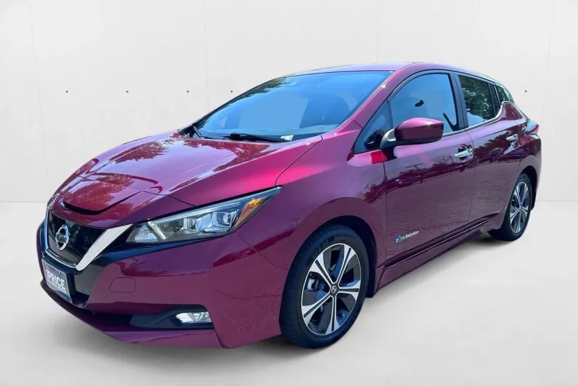 2019 Nissan Leaf SV photo 1