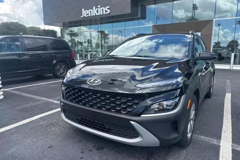 2023 Hyundai Kona SEL photo 1