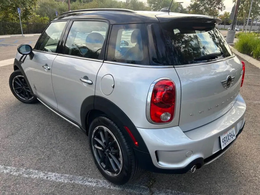2015 Mini Countryman S ALL4 photo 1