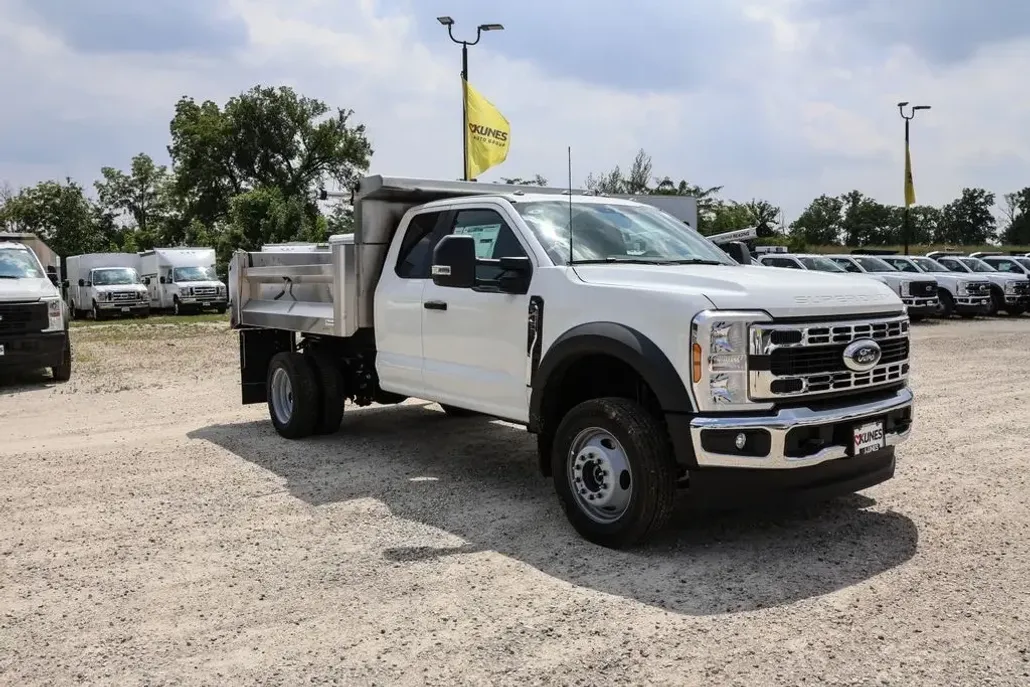 2025 Ford F-450 XL photo 1