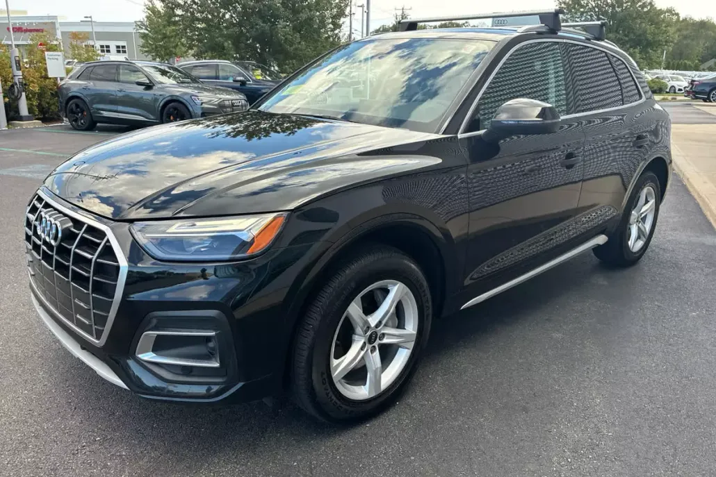 2023 Audi Q5 Premium photo 1