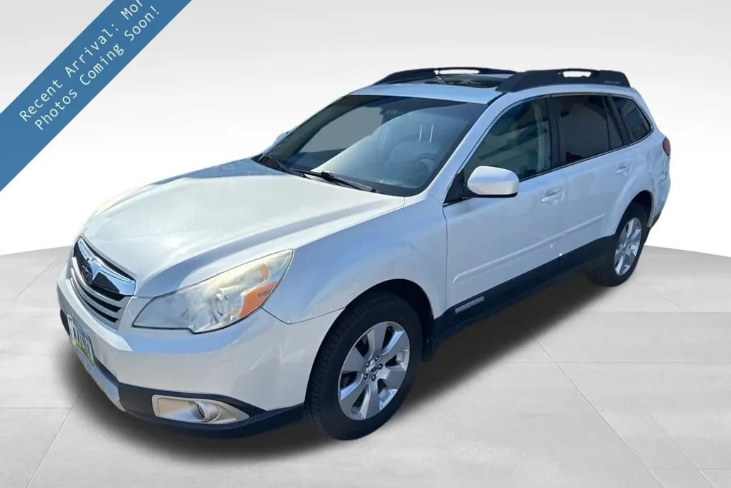 2011 Subaru Outback 2.5i Limited photo 1