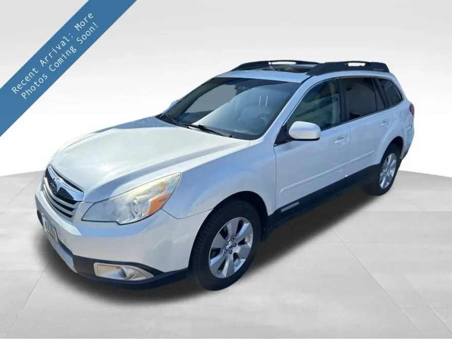 2011 Subaru Outback 2.5i Limited photo 1
