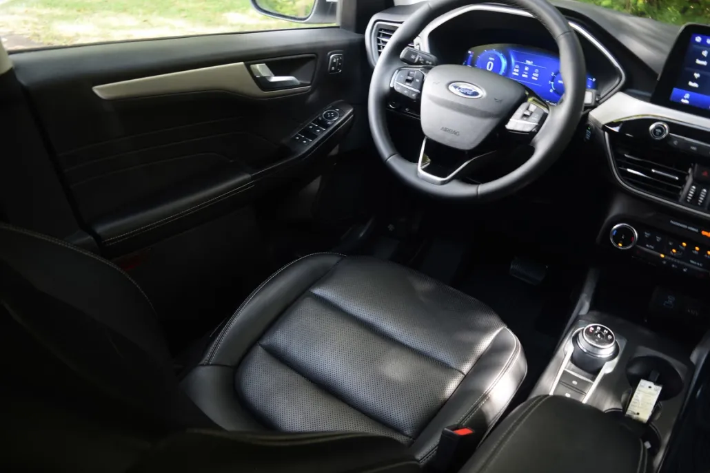 2022 Ford Escape SEL photo 1