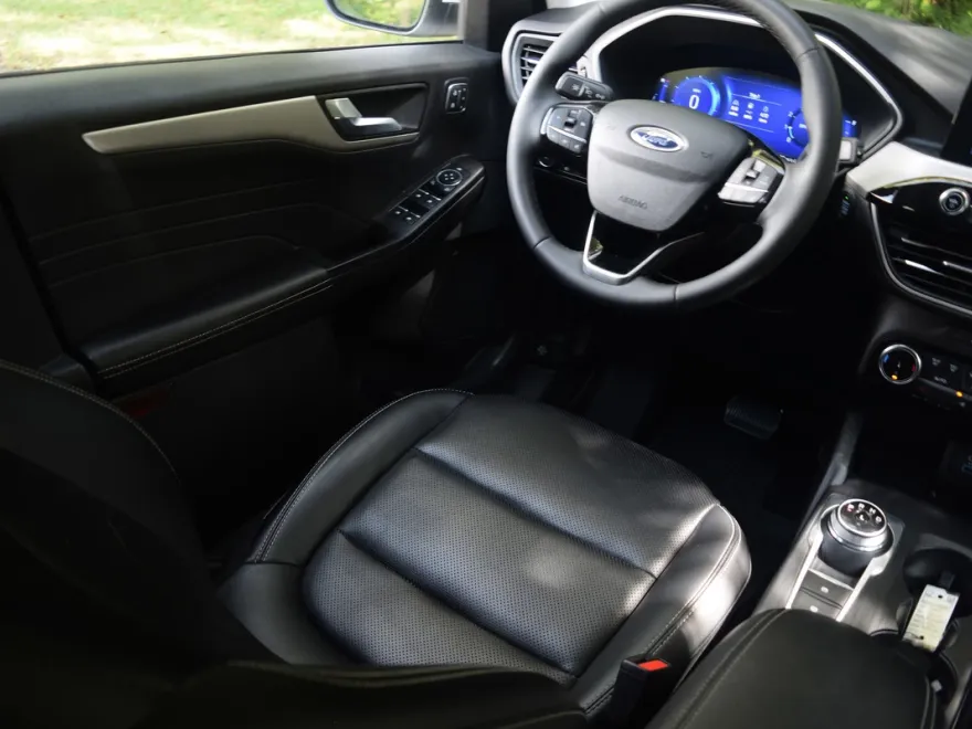 2022 Ford Escape SEL photo 1