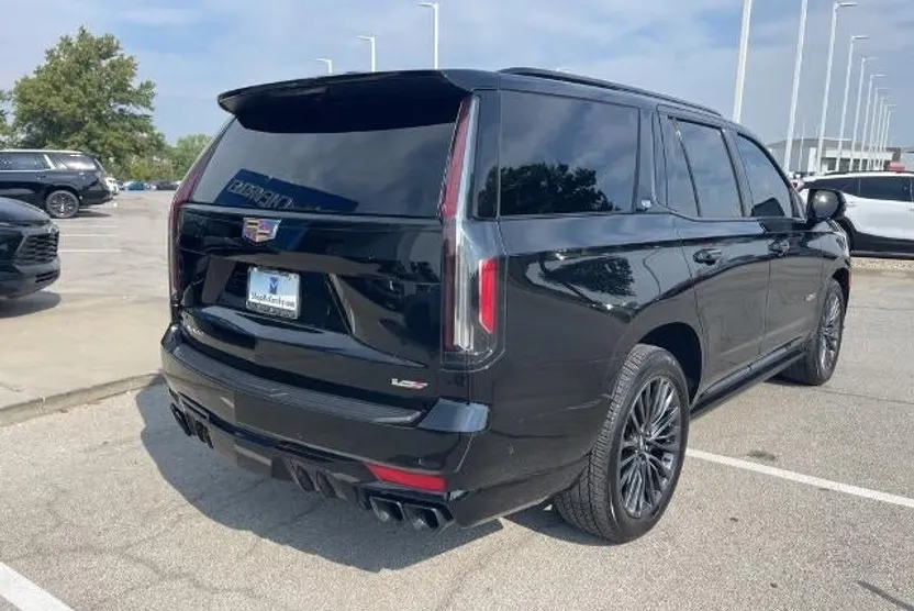 2023 Cadillac Escalade V-Series photo 1