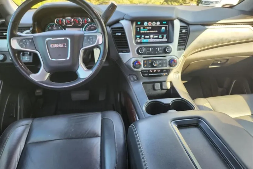 2019 Gmc Yukon SLT photo 1