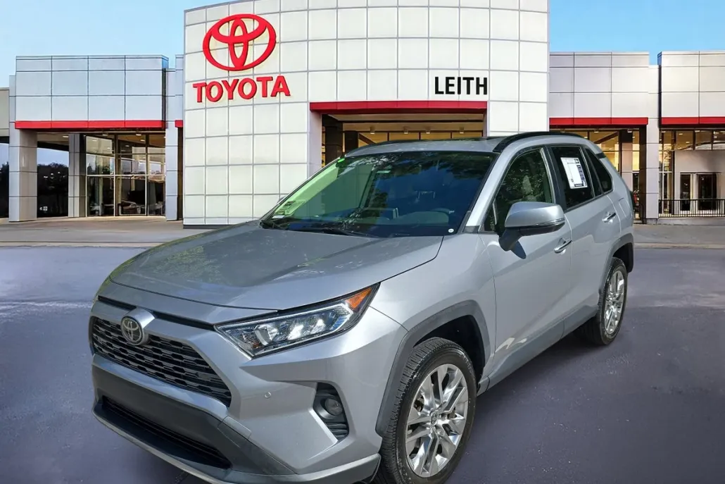 2021 Toyota RAV4 Limited photo 1