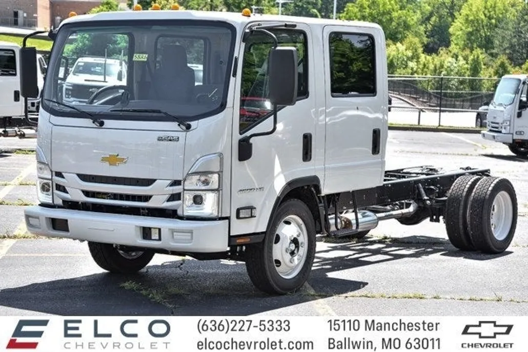 2024 Chevrolet Silverado 4500HD Base photo 1