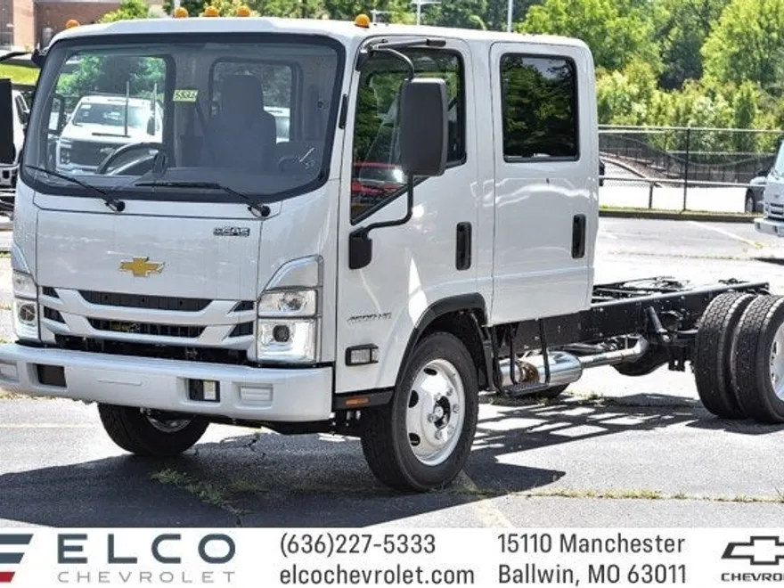 2024 Chevrolet Silverado 4500HD Base photo 1