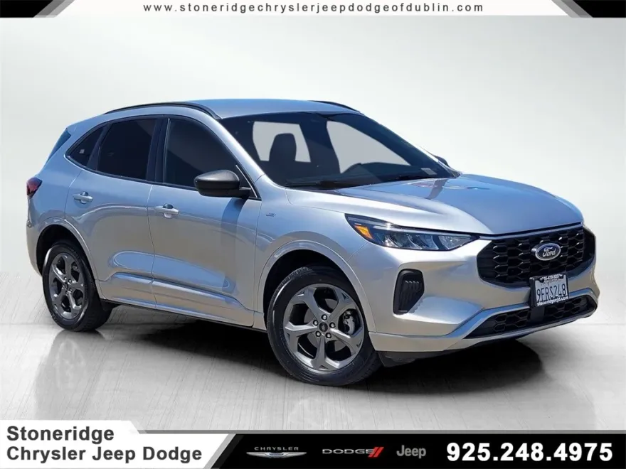 2023 Ford Escape ST-Line photo 1