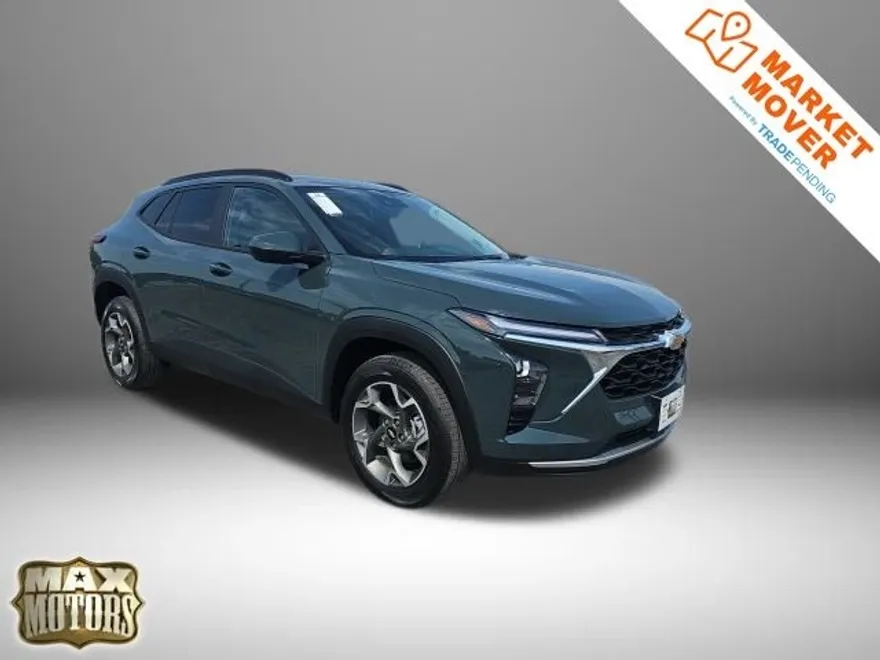 2025 Chevrolet Trax LT photo 1